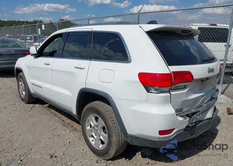 2015 Jeep Grand Cherokee Laredo z USA, uszkodzony, nr VIN 1C4RJEAG7FC713823